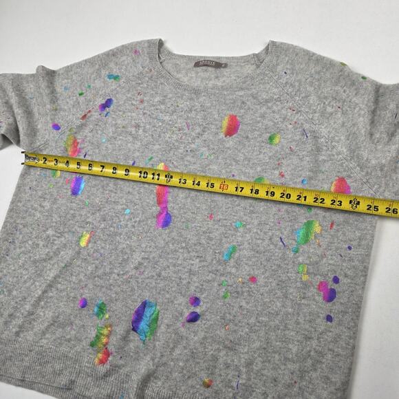 Brodie Cashmere Gray Sweater with Colorful Accents - Picture 4 of 9